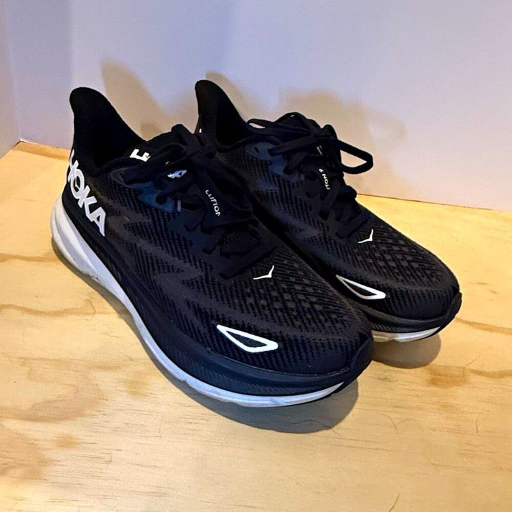 HOKA ONE ONE Clifton 9 Women’s Lace-Up Low Top Mesh Running Shoes Black/White